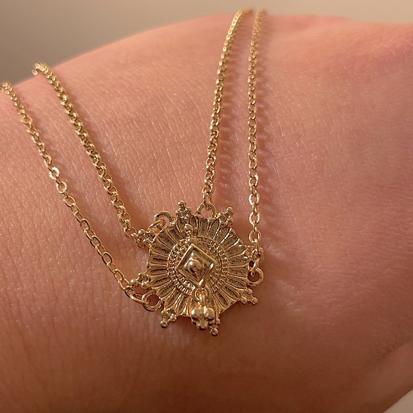 Sportsgirl Jewelry - SPORTSGIRL | Gold tone mystic sunburst dual layer necklace | NWT